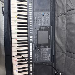 Yamaha PSR S750
