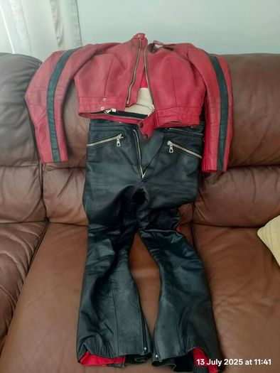 Ladies leather motorbike suit