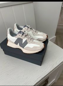 New Balance 327 Size 5