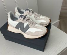 New Balance 327 Size 5