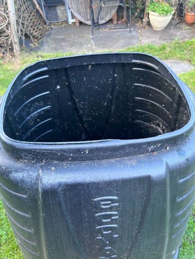 Compost bin