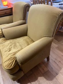 Arm Chair x 2 and 2 seat sofa.