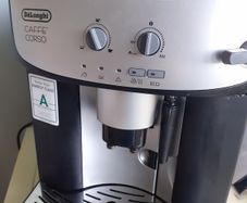 De Longhi Coffee Machine. Cafe Coroso