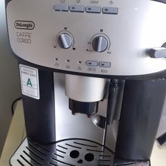 De Longhi Coffee Machine. Cafe Coroso