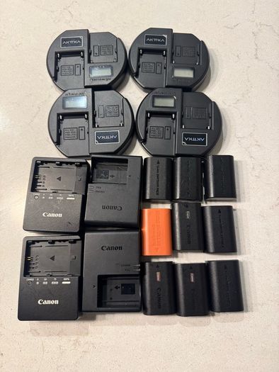 Canon camera battery and Sony np-f fast usb c chargers