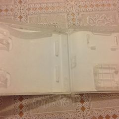 Empty DS cases with inserts