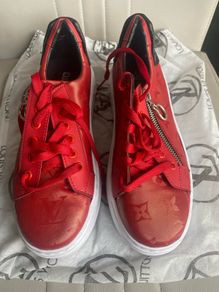 Trainers size uk3