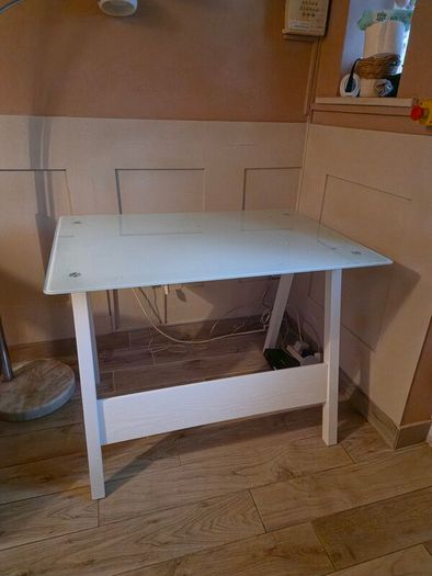 Glass desk table