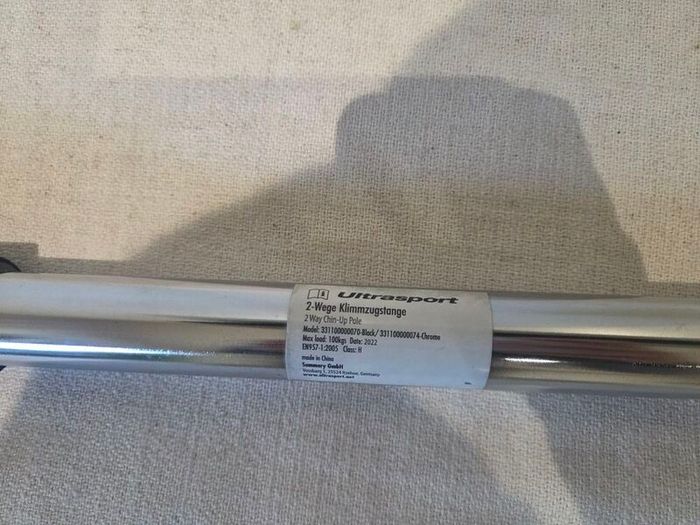 Adjustable ultrasport pull up bar for door frame