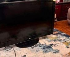 42" LG TV with stand Sell/Swap/Trade