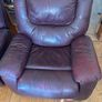 Sofa & 3 recliner chairs Image 7