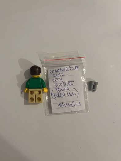 Lego City Airport Glinder Pilot minifigure