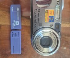 Sony Digital Camera & Memory Cards