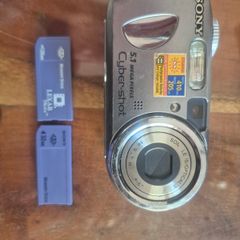 Sony Digital Camera & Memory Cards