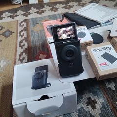 As New. Canon PowerShot v10 vlogging kit