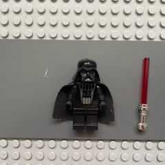 lego star wars sw0004a Darth Vader minifigure (Light Bluish Gray Head)