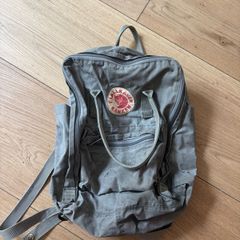 Fjallraven Kanken schoolbag