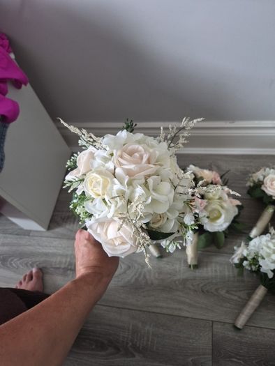 Wedding flowers bridal & 5 bridesmaids