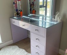 Makeup desk / Table desk