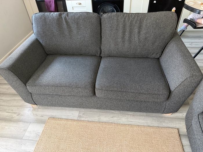 2 sofas