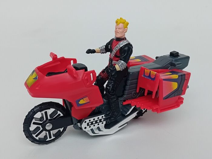 Kenner M.A.S.K. Vampire Vehicle & Floyd Malloy