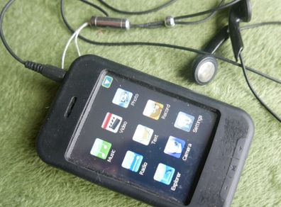 8GB MP4 Player Touch Screen FM Radio