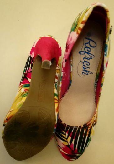 REFRESH - flowers high heels size UK6 or EU39 - high heel shoes