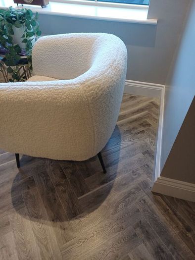 Accent chair