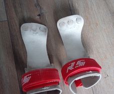 Gymnastics mens horizontal bar grips