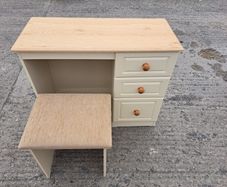 vanity table
