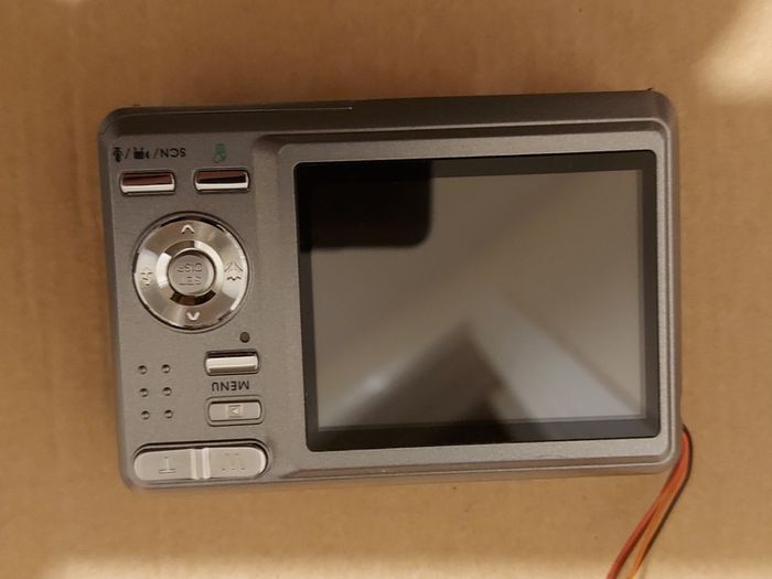 PENTAX 7 Megapixels Digital Camera, takes 2 AA Batterys, works fine, in very good cosmetic condition