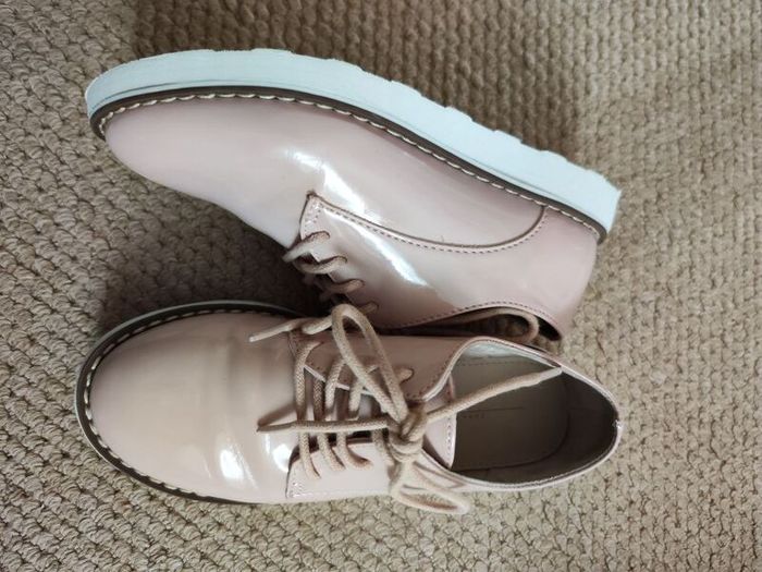 Girls casual shoes size