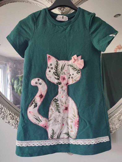 Girly dress with a kitten