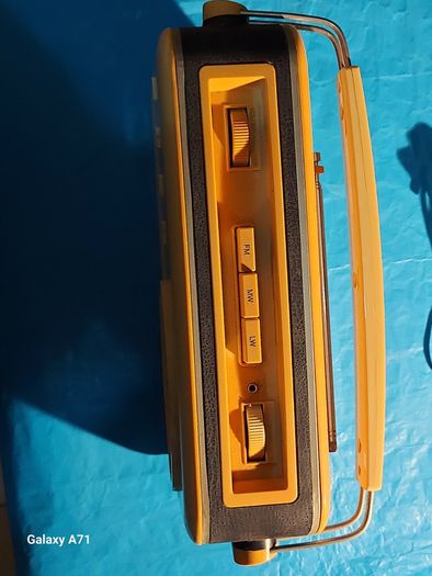 BUSH ANTIQUE RADIO, Model TR82, Working Perfect and in excellent condition