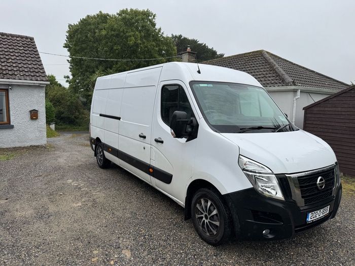 nissan nv400 2020