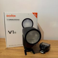 Godox V1 Flash with transmitter Nikon