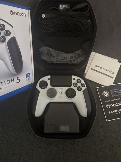 Revolution 5 Pro Controller PS5/PS4/PC