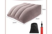 Inflatable leg cushion / pillow