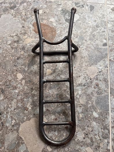Boot jack (The Blue Door)
