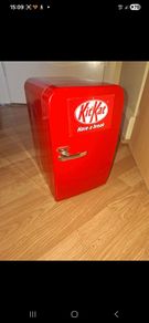 Kitkat mini fridge