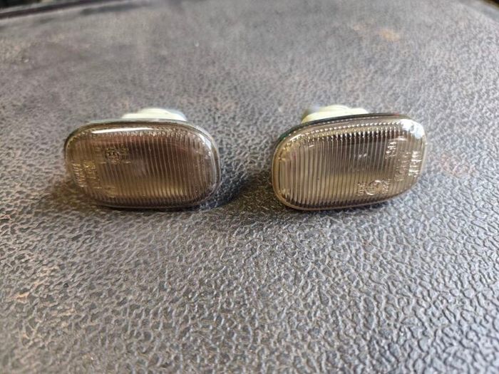 ZZW30 Toyota MR2/ MR-S Tinted Fender OEM Indicators