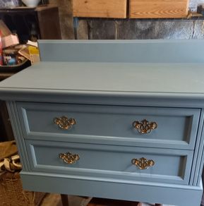 Lowboy chest of drawers