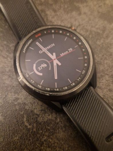 Garmin S42 Golf watch