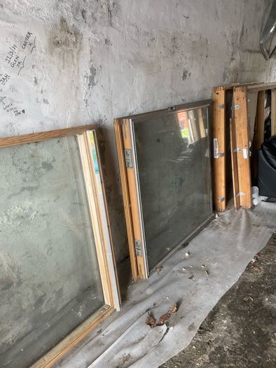 3 vlux windows for sale 300 the lot