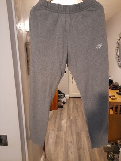 Nike bottoms Immac cond size medium
