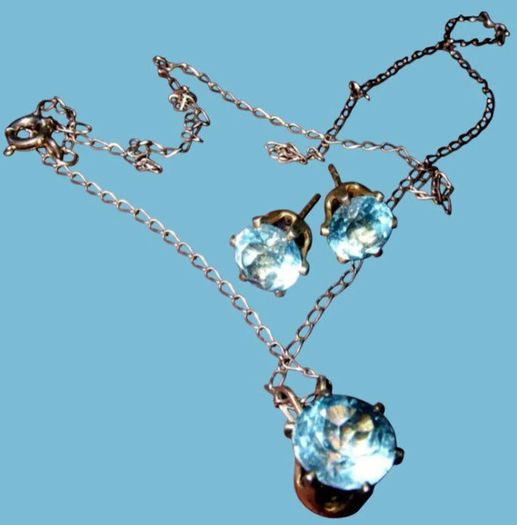 Pristine Vintage Hallmarked Silver/Topaz Trilogy