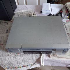 Sanyo 2 Head Long Play VHS Video Player, Model VHR-M292, in very good condition and seems to be working fine