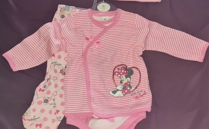 Minnie Mouse 4 Piece Set. 6-9 Months. New