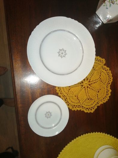 Porcelain plates Rorftrand