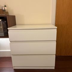 Chest of drawers